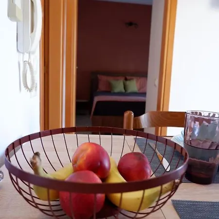 Quiet With Easy Access To Attractions. Rhodes City